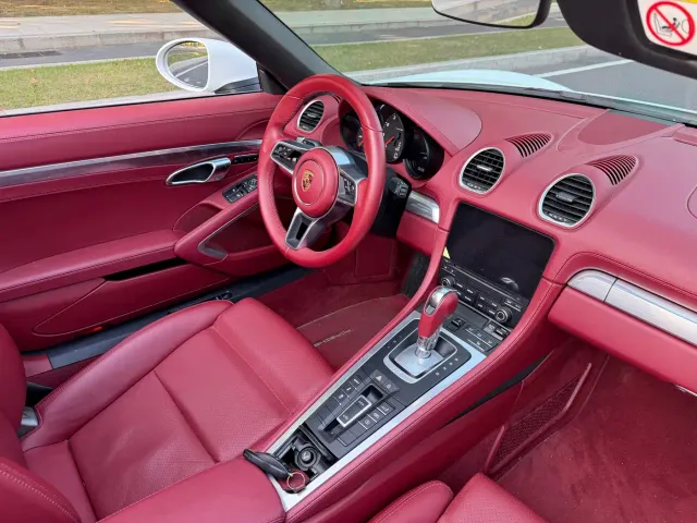 Porsche 718 — Фото автомобиля 9