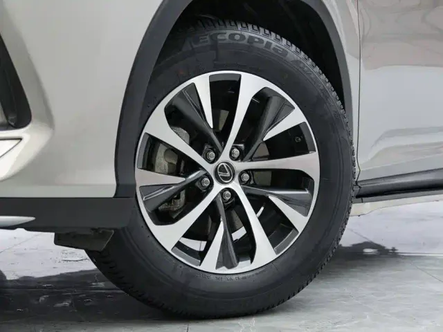 Lexus RX — Фото автомобиля 3
