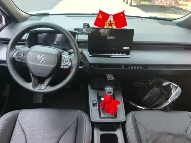 Toyota Corolla Cross — Фото автомобиля 12