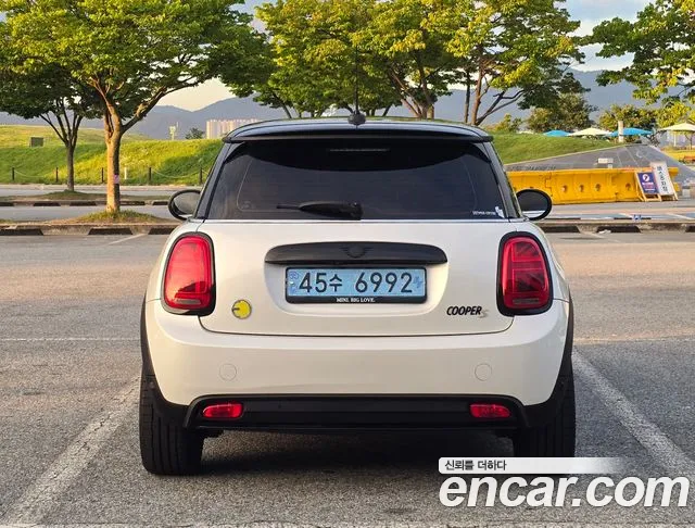 Mini Cooper — Фото автомобиля 4