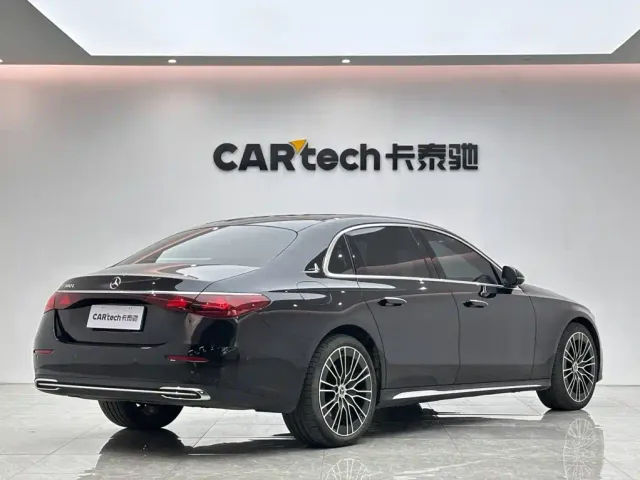Mercedes-Benz E-Class — Фото автомобиля 5