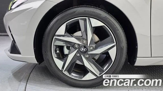Hyundai Avante CN7 — Фото автомобиля 5