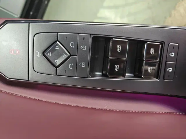 Denza Z9GT — Фото автомобиля 10