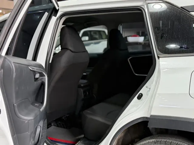 Toyota RAV4 — Фото автомобиля 6