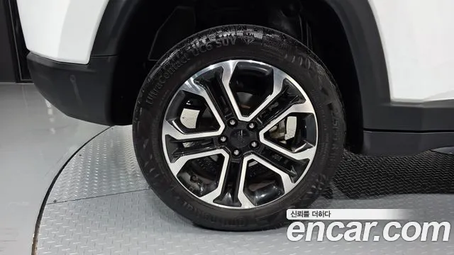 Jeep Compass 2nd Gen — Фото автомобиля 5
