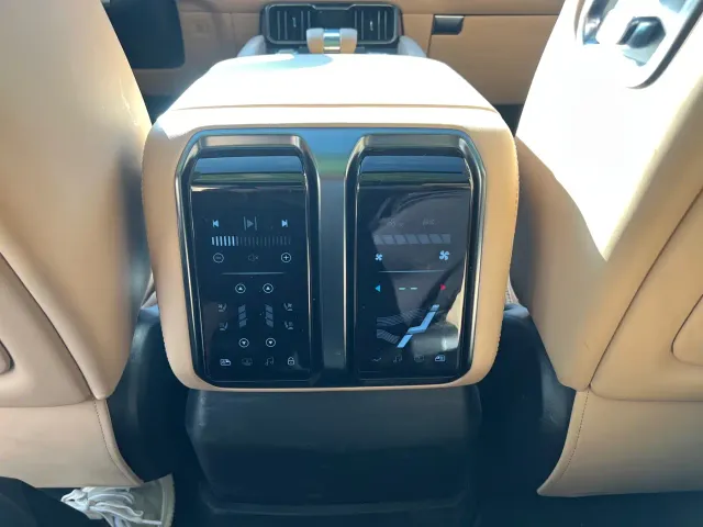 BYD FangChengBao Leopard 8 — Фото автомобиля 13