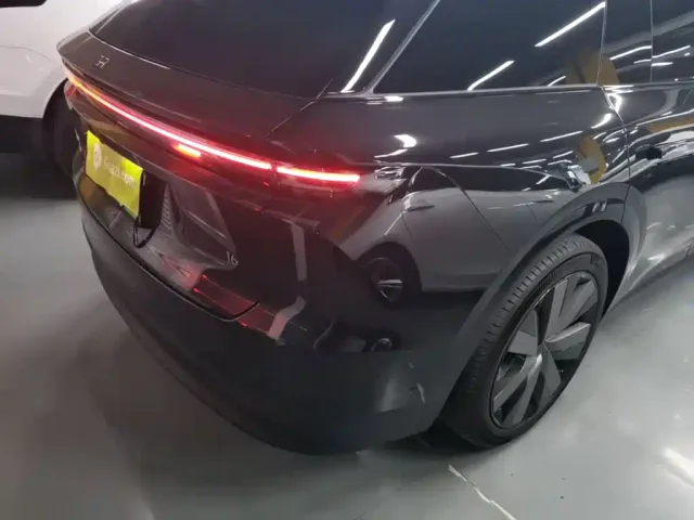 Li Auto i6 — Фото автомобиля 7