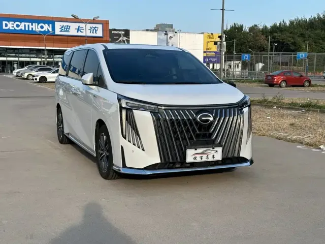 GAC Trumpchi M8 — Фото автомобиля 3