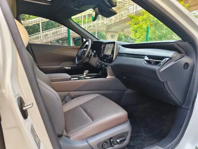 Lexus RX — Фото автомобиля 10