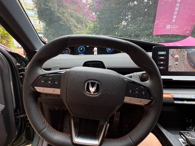 Changan UNI-V — Фото автомобиля 3