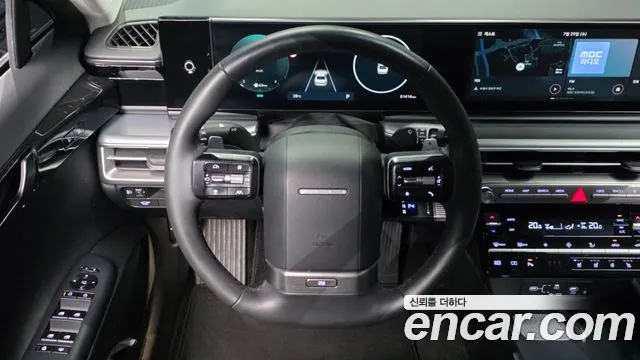 Hyundai Grandeur Grandeur (GN7) 2.5 Бензин 2WD — Фото автомобиля 13