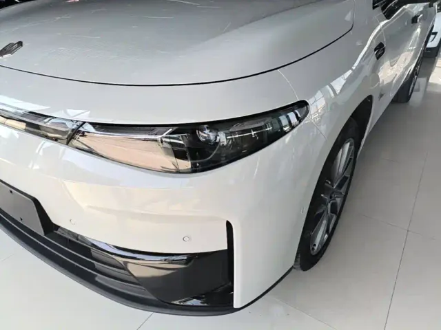 Leapmotor C10 — Фото автомобиля 23