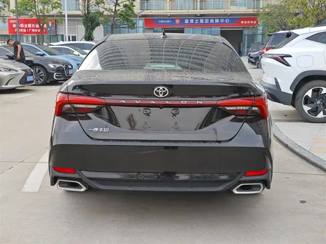 Toyota Avalon — Фото автомобиля 8