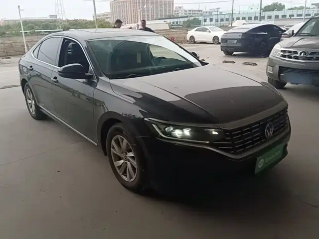 Volkswagen Passat — Фото автомобиля 3