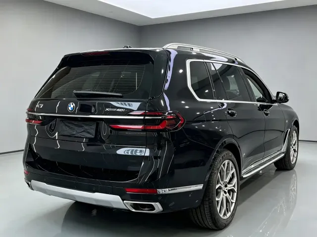 BMW X7 — Фото автомобиля 10