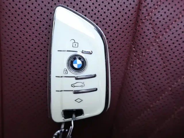 BMW 5 Series — Фото автомобиля 25