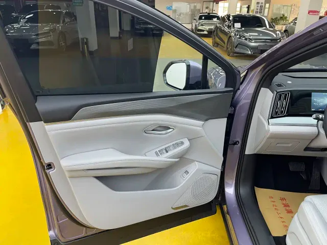 BYD Song Ultra — Фото автомобиля 3