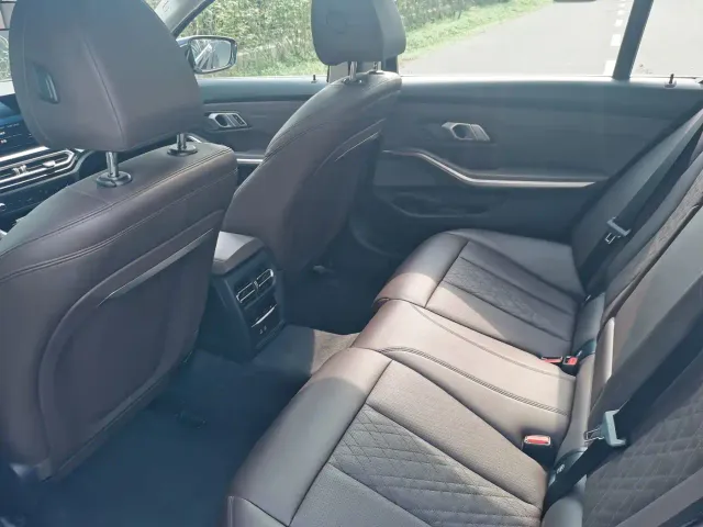 BMW BMW i3 2022 eDrive 35 L — Фото автомобиля 12