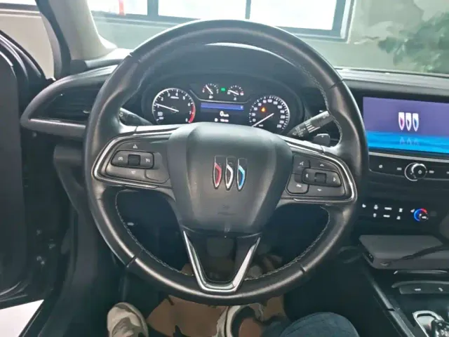 Buick Regal — Фото автомобиля 10