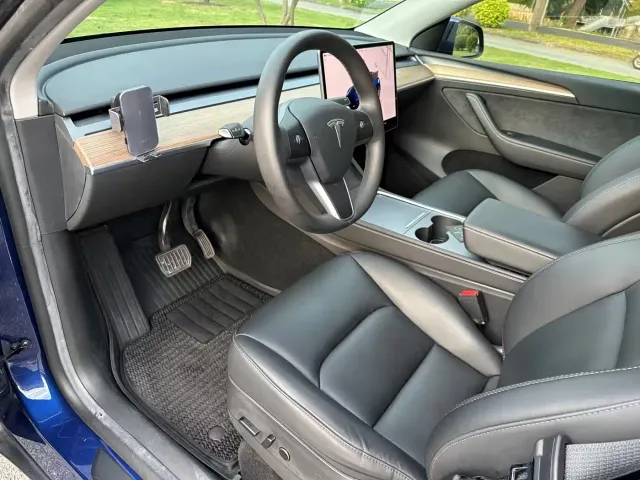 Tesla Model Y — Фото автомобиля 7