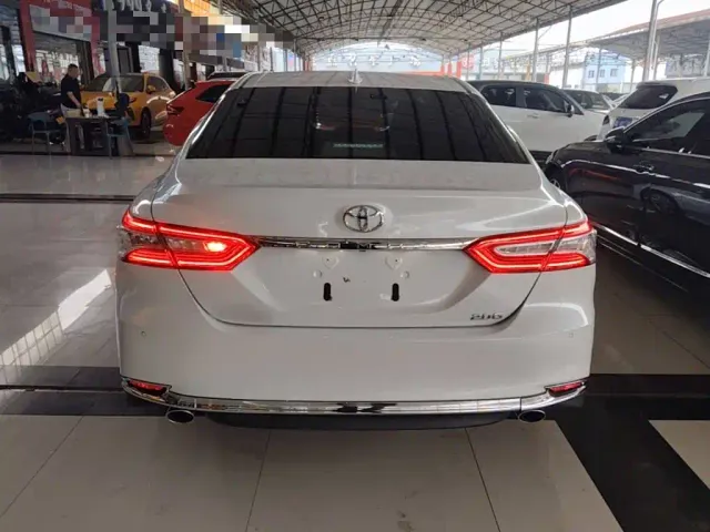 Toyota Camry — Фото автомобиля 5