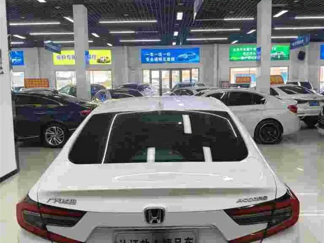 Honda Accord — Фото автомобиля 5