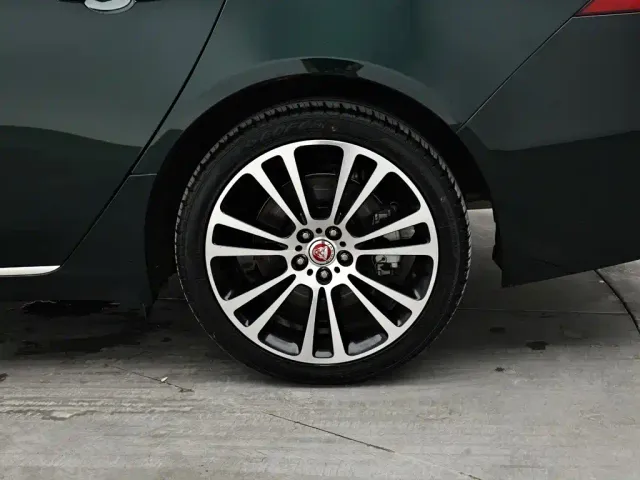 Jaguar XFL — Фото автомобиля 9
