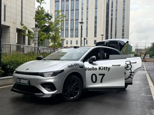 Фотография автомобиля — Leapmotor Lafa 5