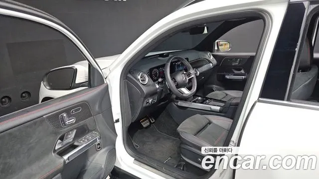 Mercedes-Benz GLB-Class — Фото автомобиля 10