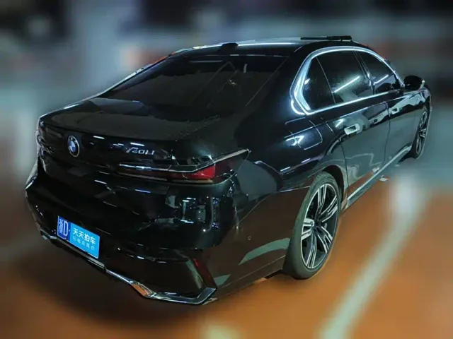 BMW 7 Series — Фото автомобиля 2