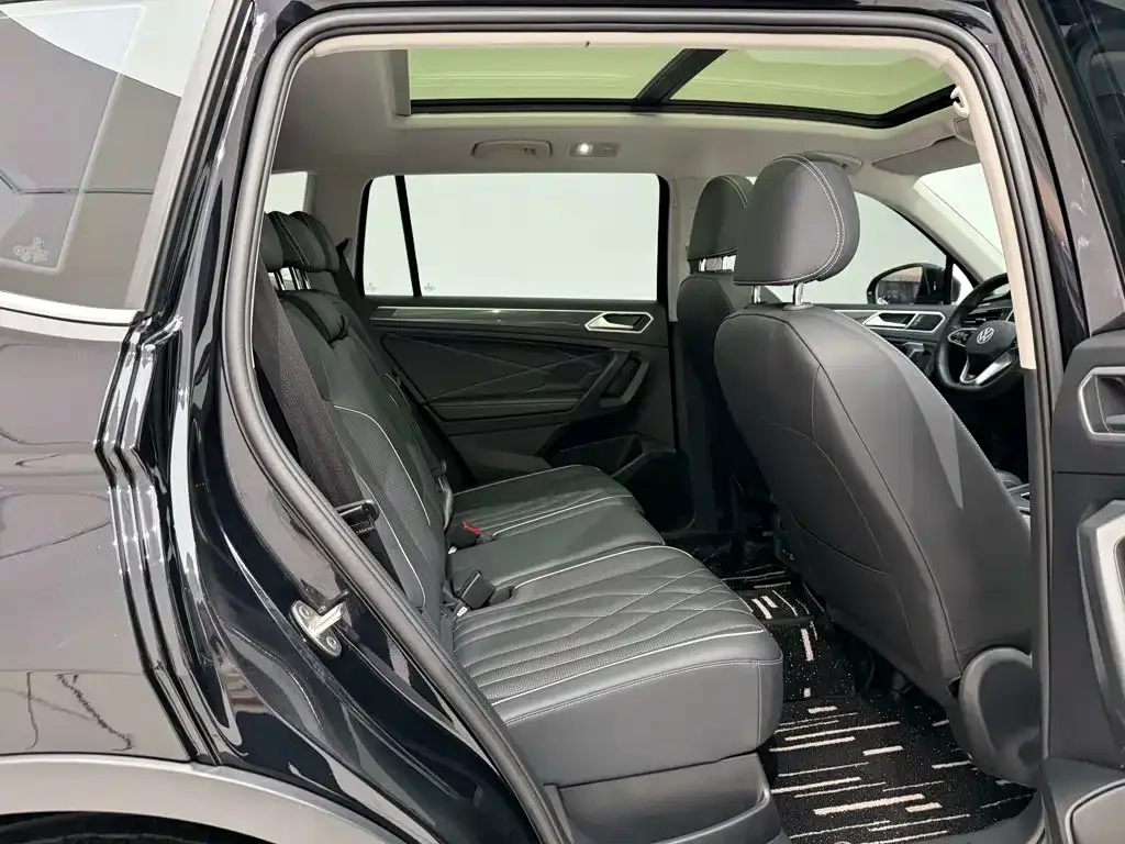 Volkswagen Tiguan L 2024 330TSI Automatic 2WD R-Line Premium Enjoyment Edition — Фото автомобиля 23