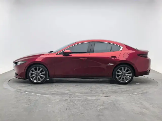Mazda Axela — Фото автомобиля 2