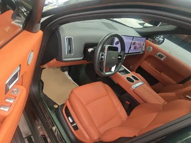 Li Auto L8 — Фото автомобиля 15