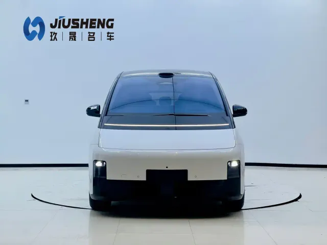 Li Auto MEGA — Фото автомобиля 2
