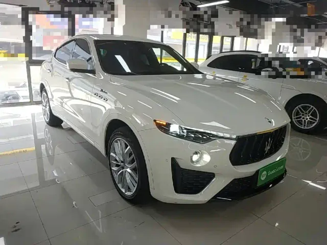 Maserati Levante — Фото автомобиля 3