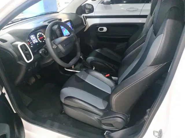 Roewe Clever — Фото автомобиля 14