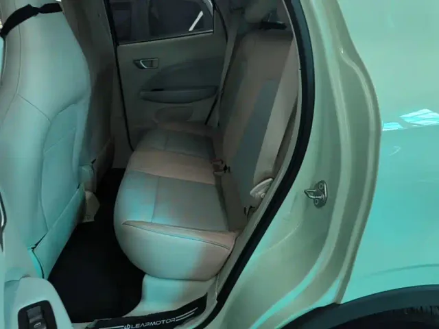 Leapmotor T03 — Фото автомобиля 16