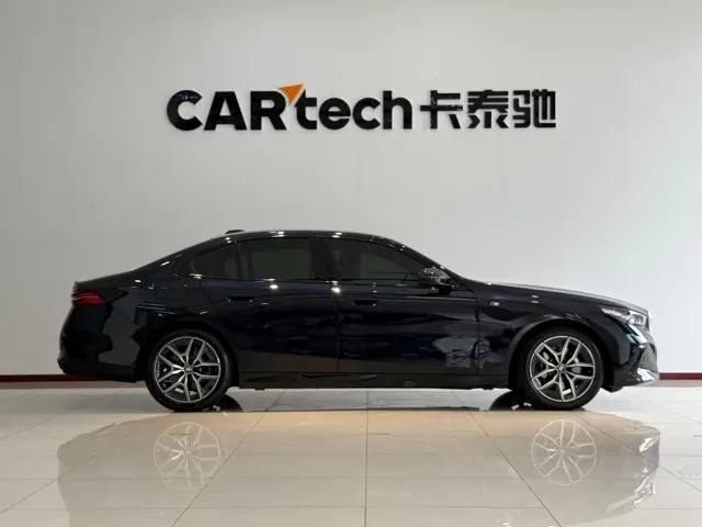 BMW 5 Series — Фото автомобиля 18