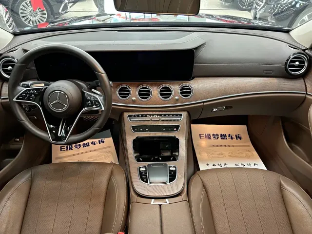 Mercedes-Benz E-Class — Фото автомобиля 8