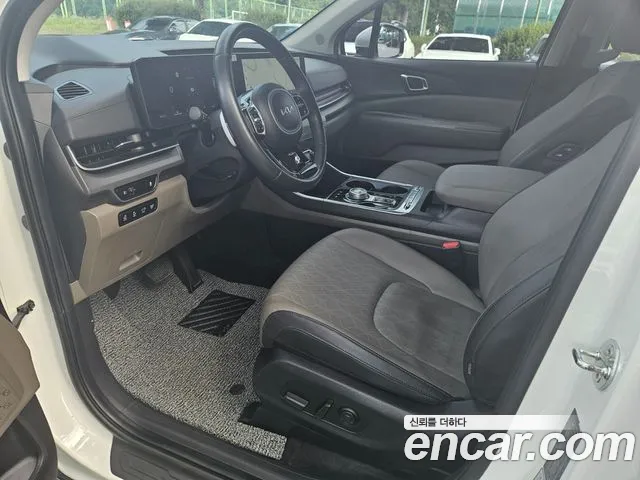 Kia Carnival Generation 4 — Фото автомобиля 11