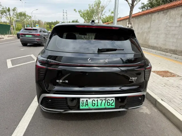 Hongqi HS3 PHEV — Фото автомобиля 4