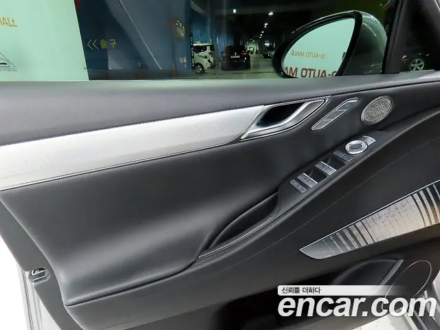 Genesis G80 Electrified G80 (RG3) — Фото автомобиля 13