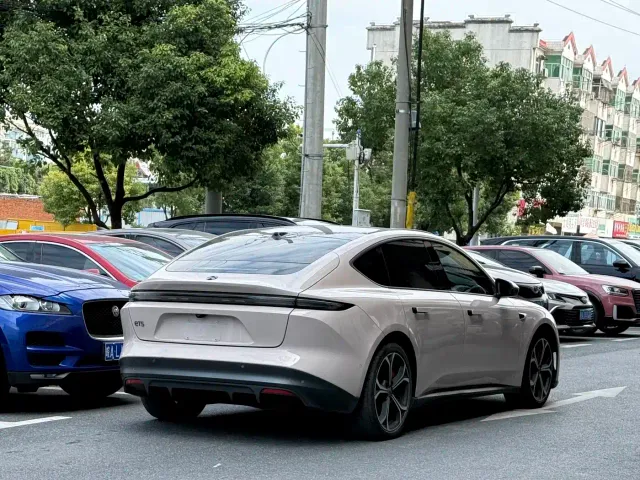 Nio ET5 — Фото автомобиля 6