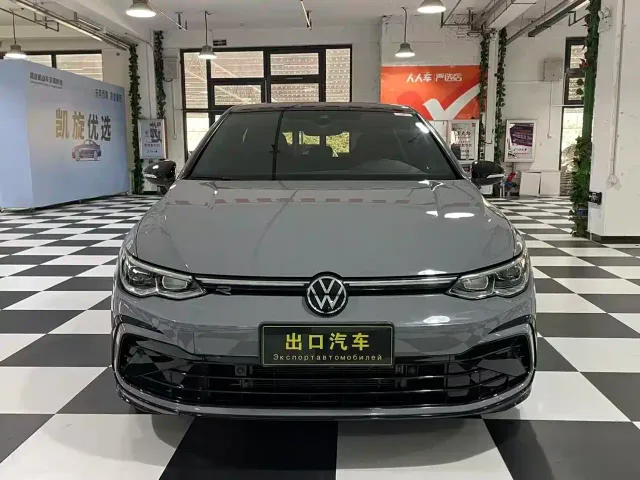 Volkswagen Golf — Фото автомобиля 2