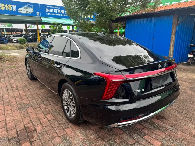 Hongqi H5 — Фото автомобиля 18