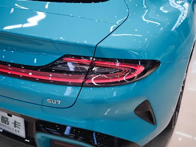 Xiaomi SU7 — Фото автомобиля 16