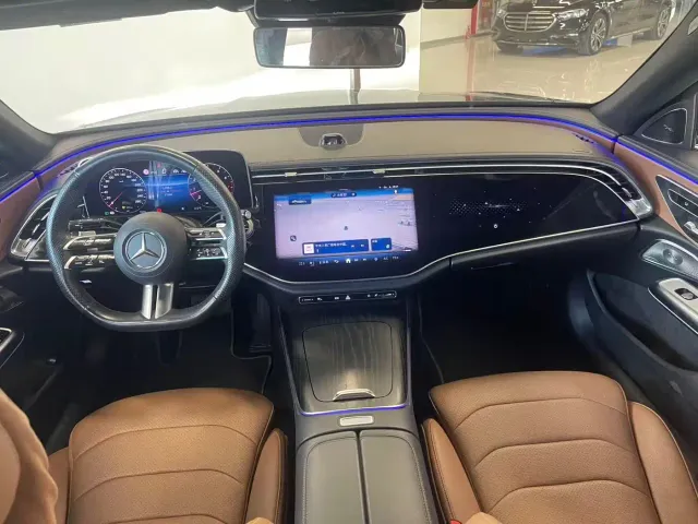 Mercedes-Benz E-Class — Фото автомобиля 5