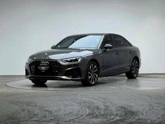 Фотография автомобиля — Audi A4L