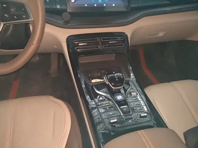 BYD Qin PLUS — Фото автомобиля 13