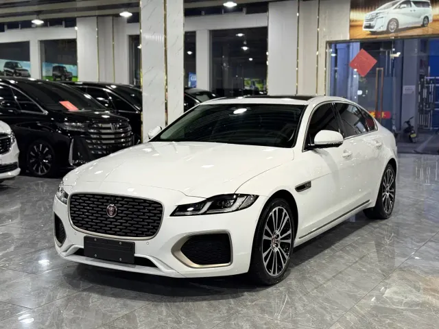 Фотография автомобиля — Jaguar XFL